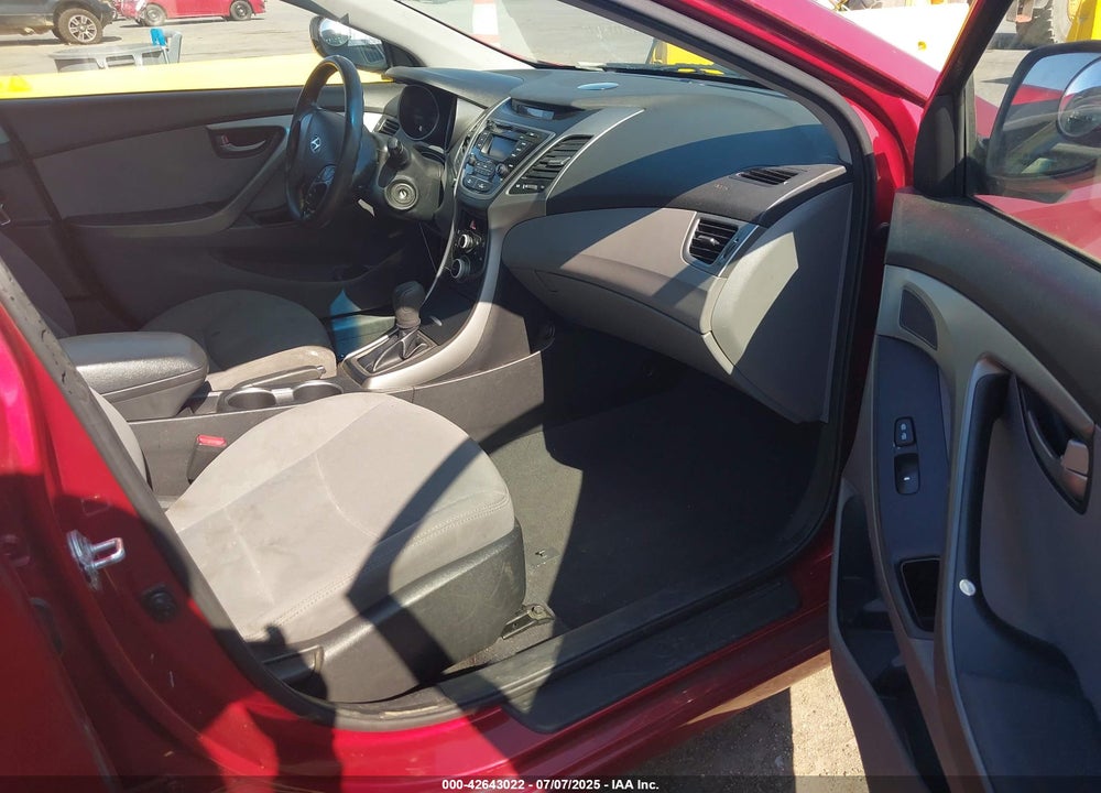 2015 HYUNDAI ELANTRA VIN: 5NPDH4AE8FH616729