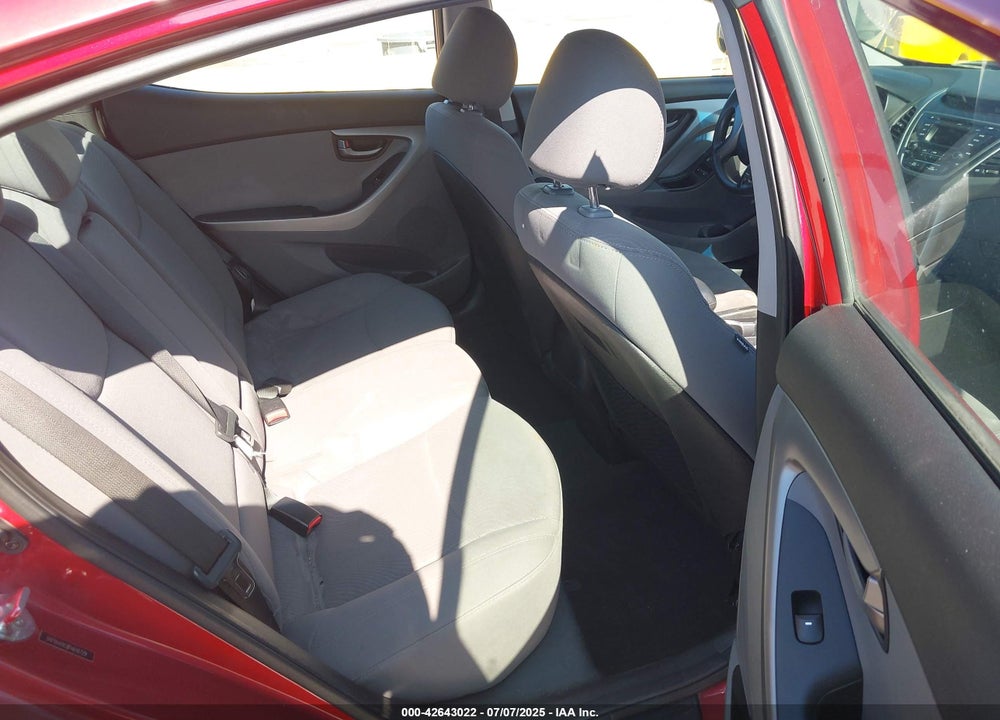 2015 HYUNDAI ELANTRA VIN: 5NPDH4AE8FH616729