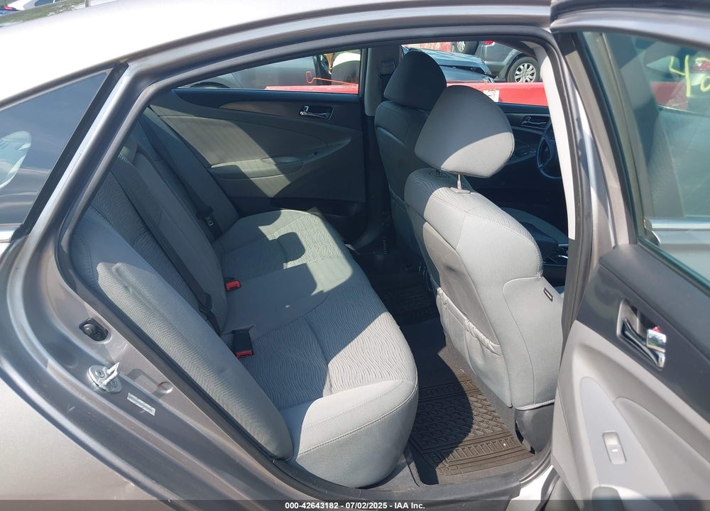2013 HYUNDAI SONATA HYBRID VIN: KMHEC4A49DA074048