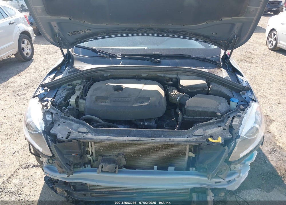 2017 VOLVO XC60 VIN: YV449MRR9H2130999