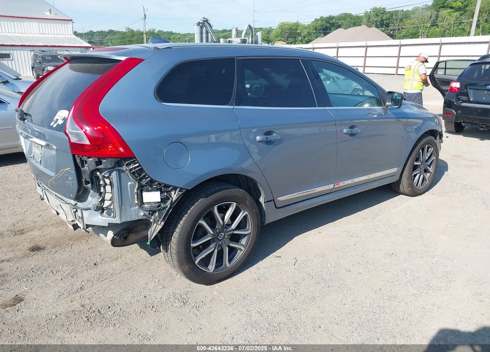 2017 VOLVO XC60 VIN: YV449MRR9H2130999