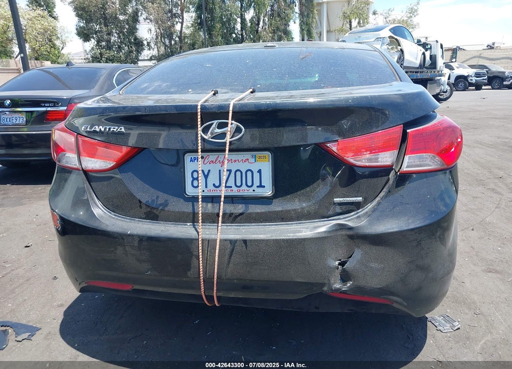 2011 HYUNDAI ELANTRA VIN: KMHDH4AE5BU121786