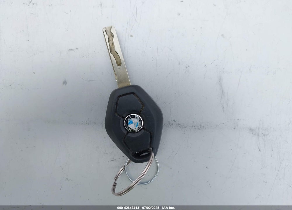 2004 BMW 325I VIN: WBAAZ33464KP85402