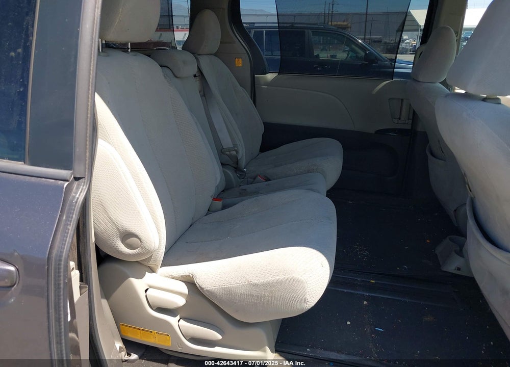2011 TOYOTA SIENNA VIN: 5TDKK3DC4BS056872