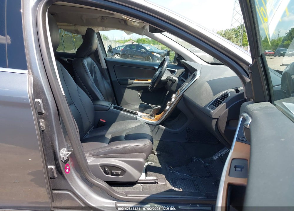 2017 VOLVO XC60 VIN: YV440MRU3H2114506