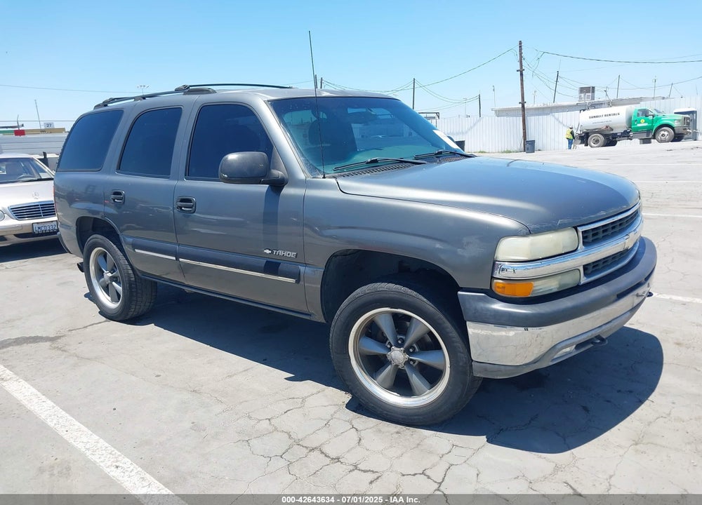 2001 CHEVROLET TAHOE LS VIN: 1GNEC13T51R208517