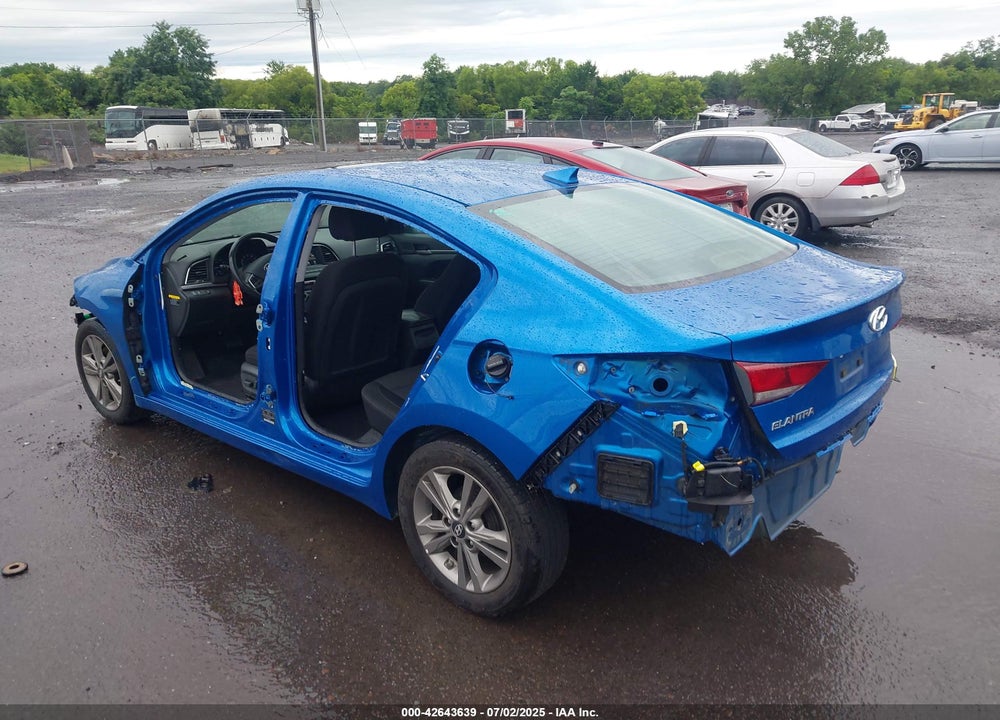 2017 HYUNDAI ELANTRA VIN: 5NPD84LF7HH196695