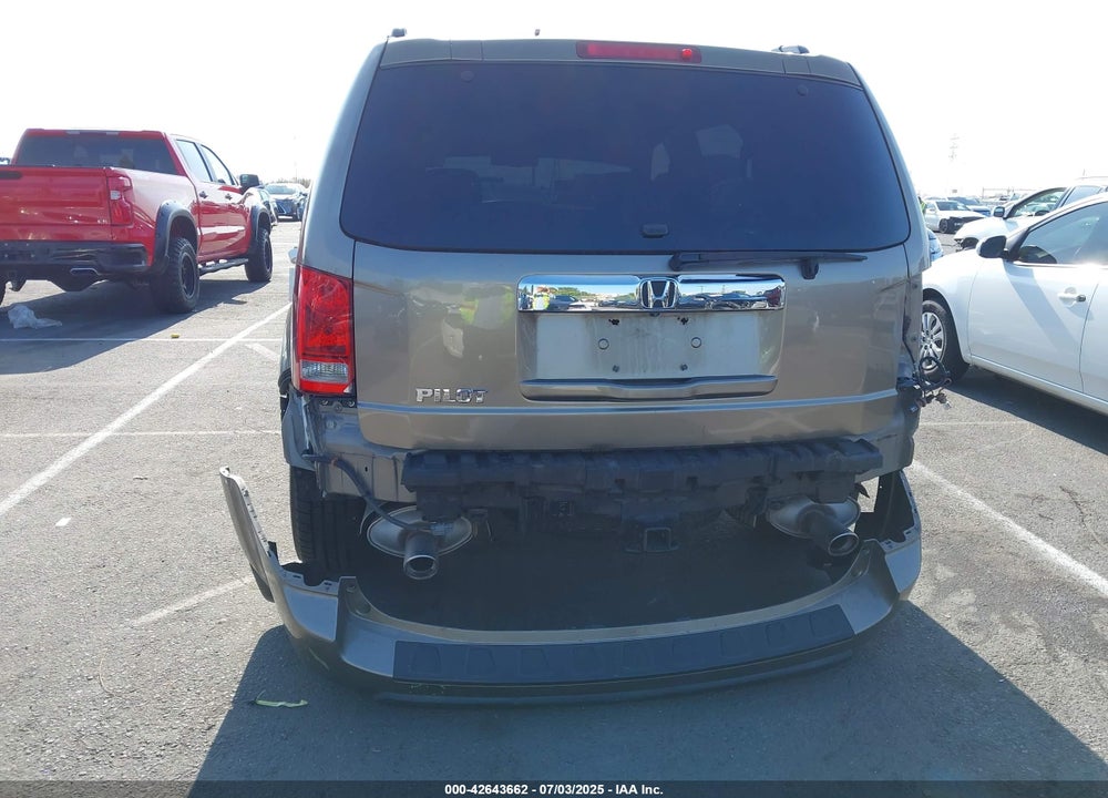 2011 HONDA PILOT VIN: 5FNYF3H50BB033121