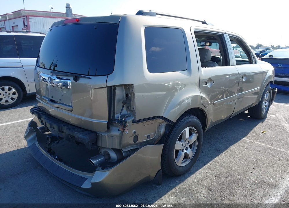 2011 HONDA PILOT VIN: 5FNYF3H50BB033121