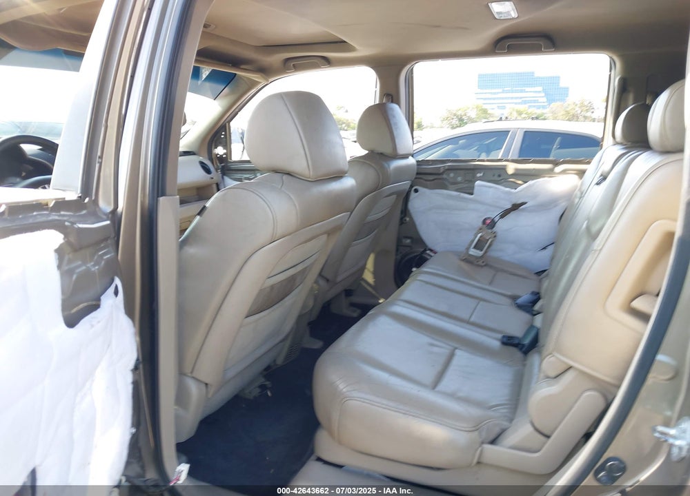 2011 HONDA PILOT VIN: 5FNYF3H50BB033121