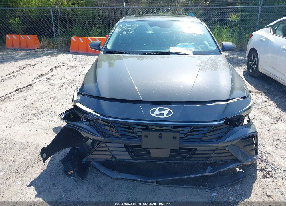 2025 HYUNDAI ELANTRA VIN: KMHLS4DG2SU889400