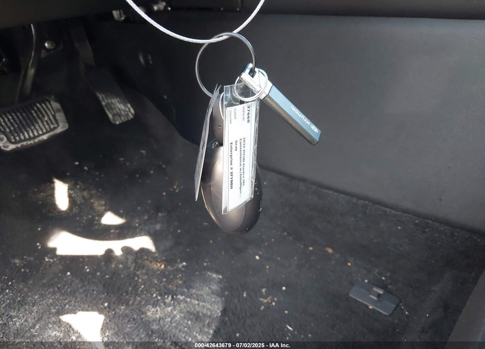 2025 HYUNDAI ELANTRA VIN: KMHLS4DG2SU889400