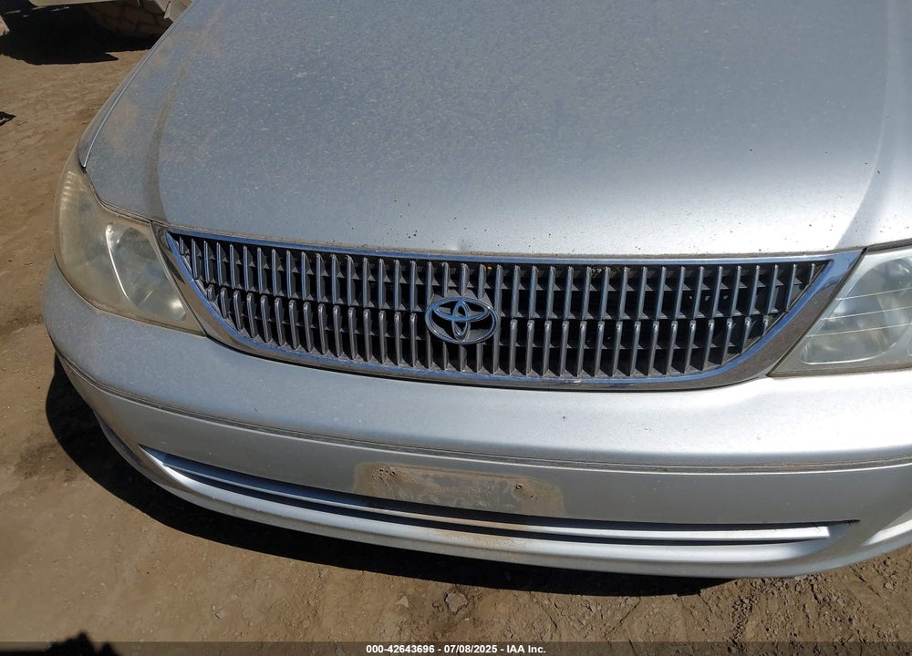 2000 TOYOTA AVALON XLS VIN: 4T1BF28B1YU077808