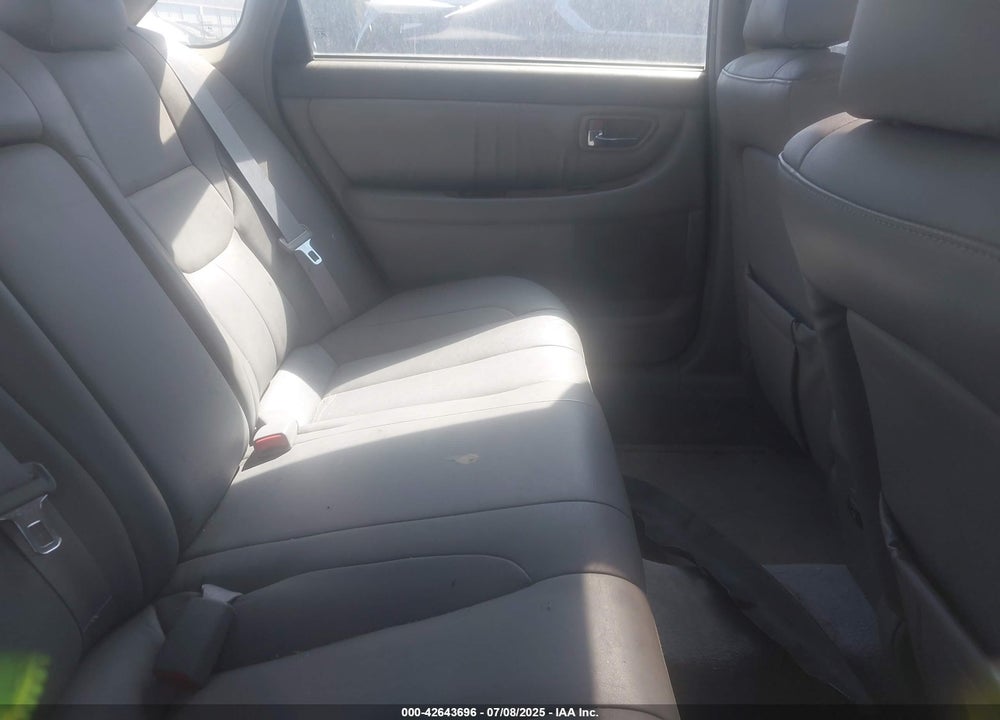 2000 TOYOTA AVALON XLS VIN: 4T1BF28B1YU077808