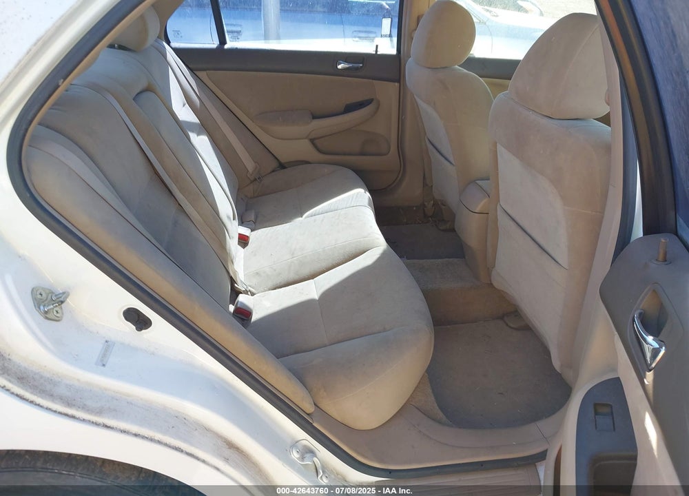 2005 HONDA ACCORD 2.4 LX VIN: 1HGCM56425A038681