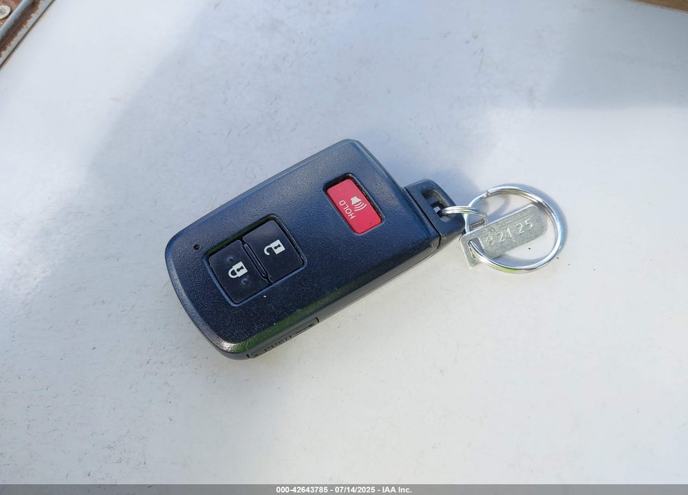 2018 TOYOTA RAV4 ADVENTURE/XLE VIN: JTMWFREV7JJ155352