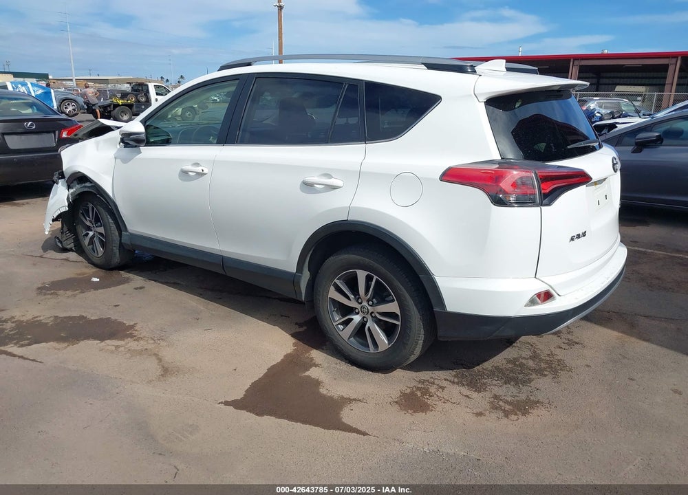 2018 TOYOTA RAV4 ADVENTURE/XLE VIN: JTMWFREV7JJ155352