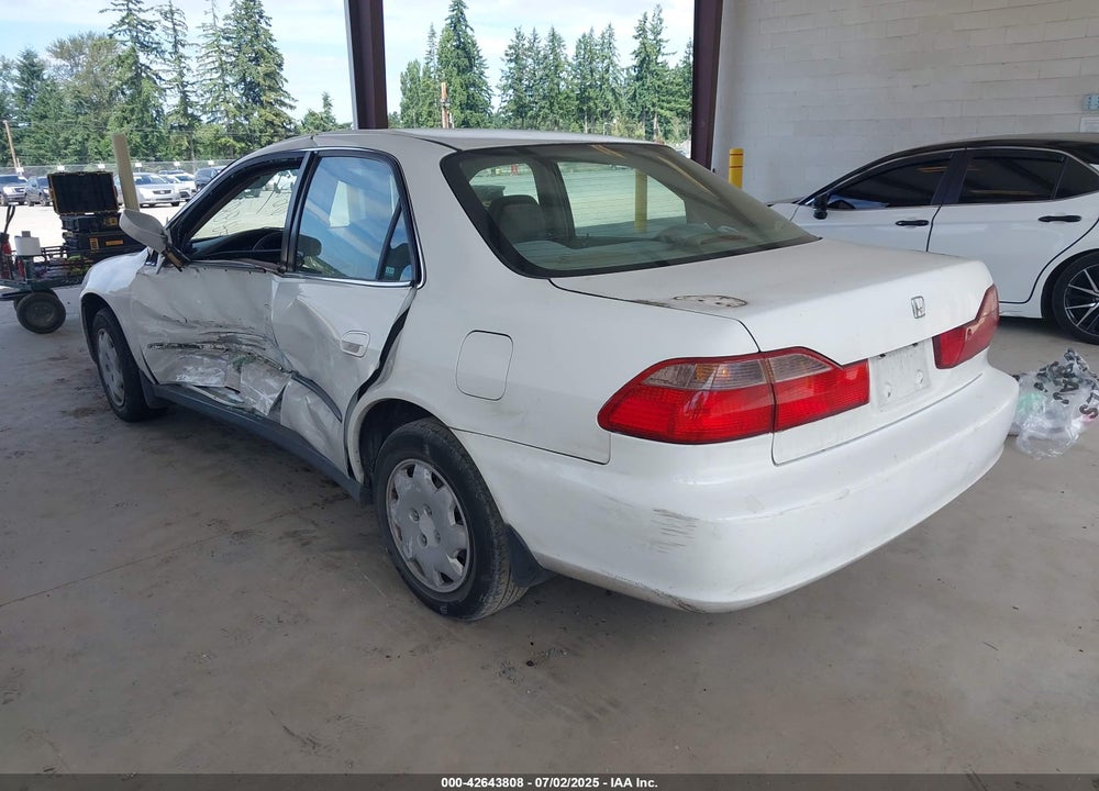 1998 HONDA ACCORD LX VIN: 1HGCG5640WA004358