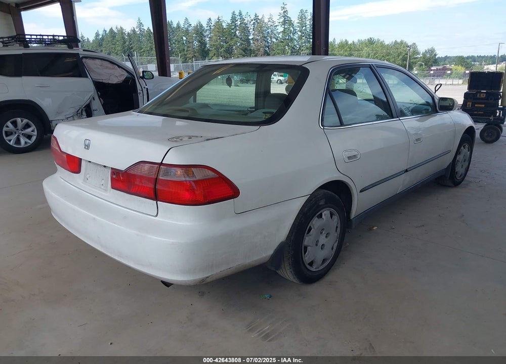 1998 HONDA ACCORD LX VIN: 1HGCG5640WA004358