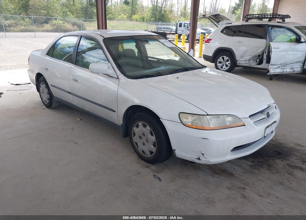 1998 HONDA ACCORD LX VIN: 1HGCG5640WA004358