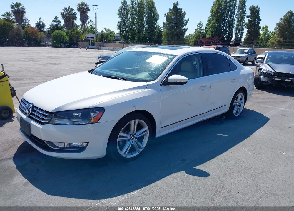 2012 VOLKSWAGEN PASSAT VIN: 1VWCM7A32CC010998