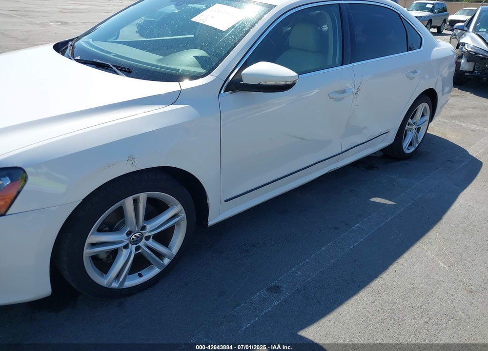2012 VOLKSWAGEN PASSAT VIN: 1VWCM7A32CC010998