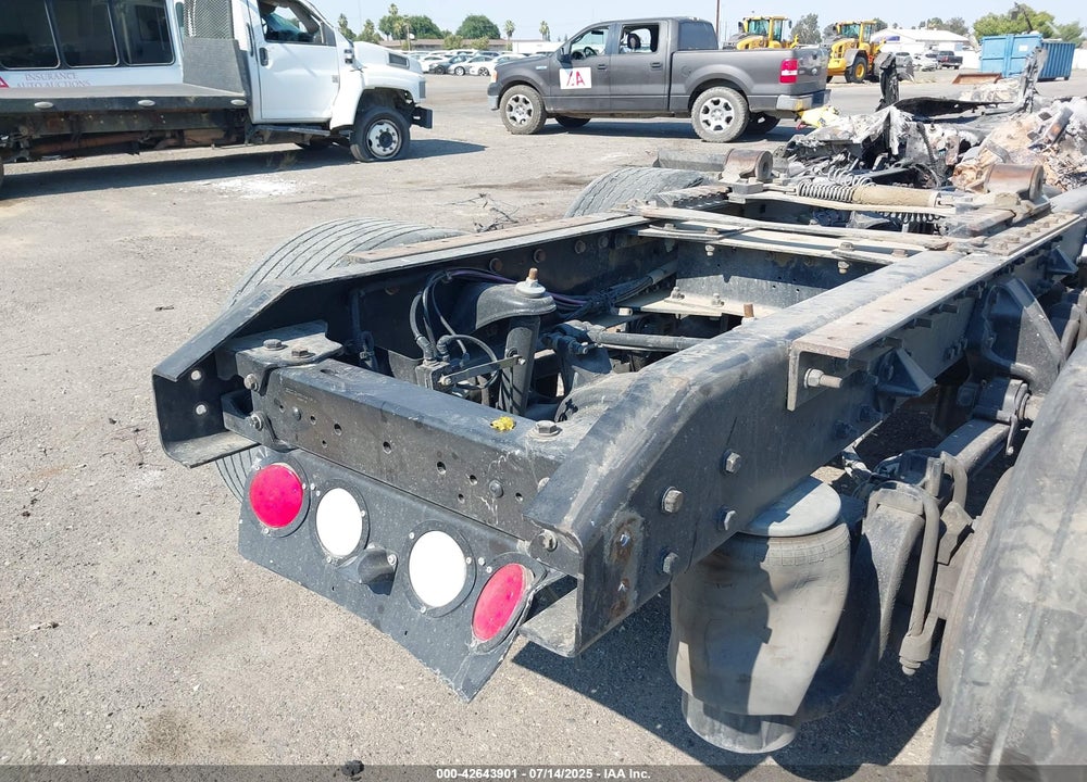 2017 KENWORTH T680 VIN: 1XKYDP9X4HJ127649