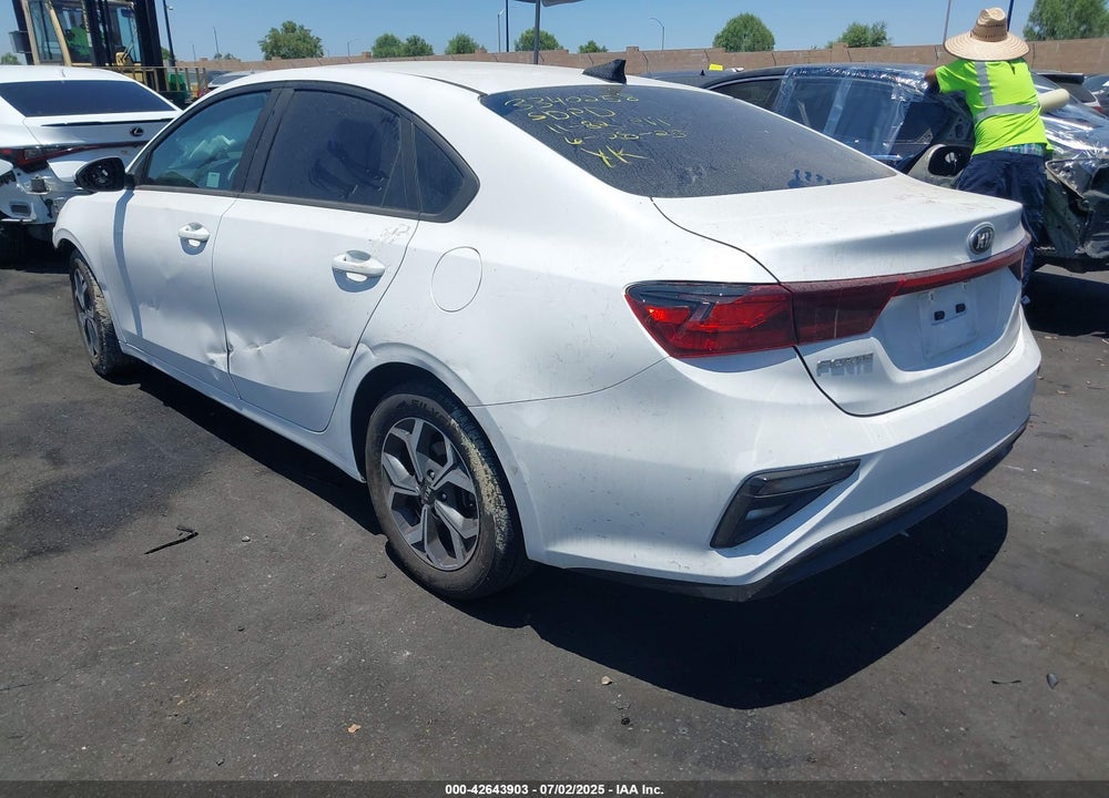 2021 KIA FORTE LXS VIN: 3KPF24AD8ME403914
