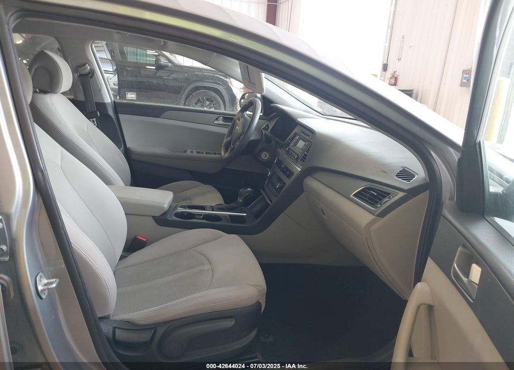 2016 HYUNDAI SONATA VIN: 5NPE24AF0GH393750