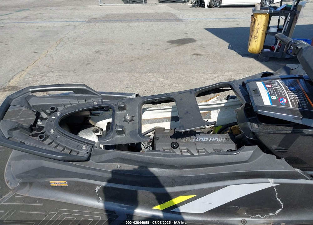 2021 YAMAHA WAVERUNN VIN: YAMA0697E12100000