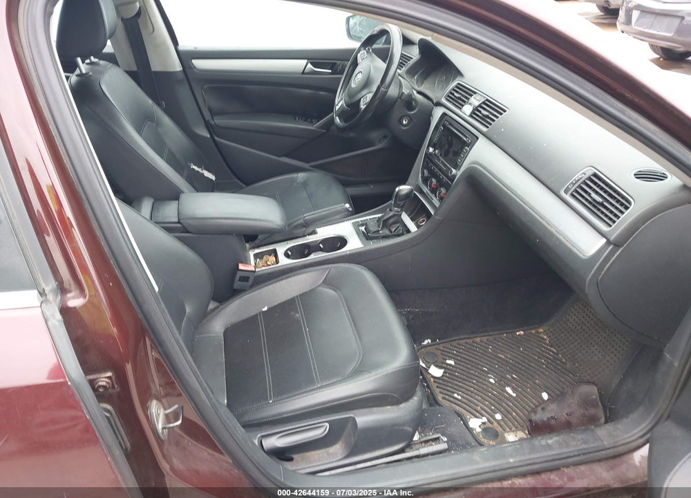 2013 VOLKSWAGEN PASSAT VIN: 1VWBP7A36DC104788