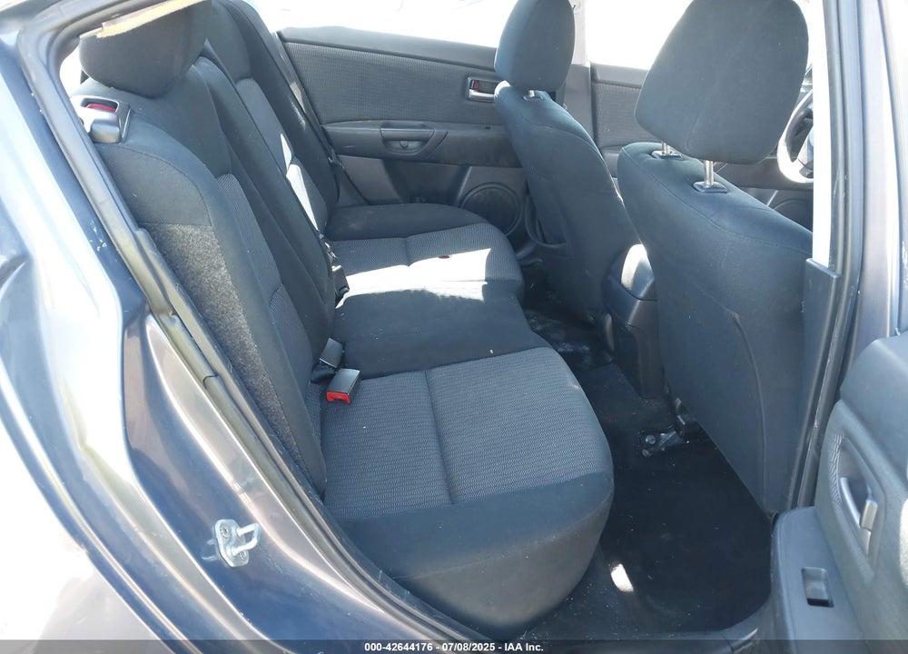 2008 MAZDA 3 VIN: JM1BK32GX81816136
