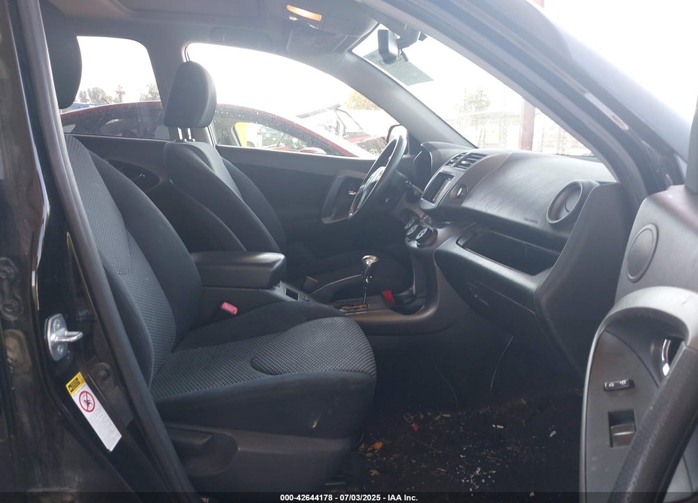 2009 TOYOTA RAV4 VIN: JTMBK32V795081561