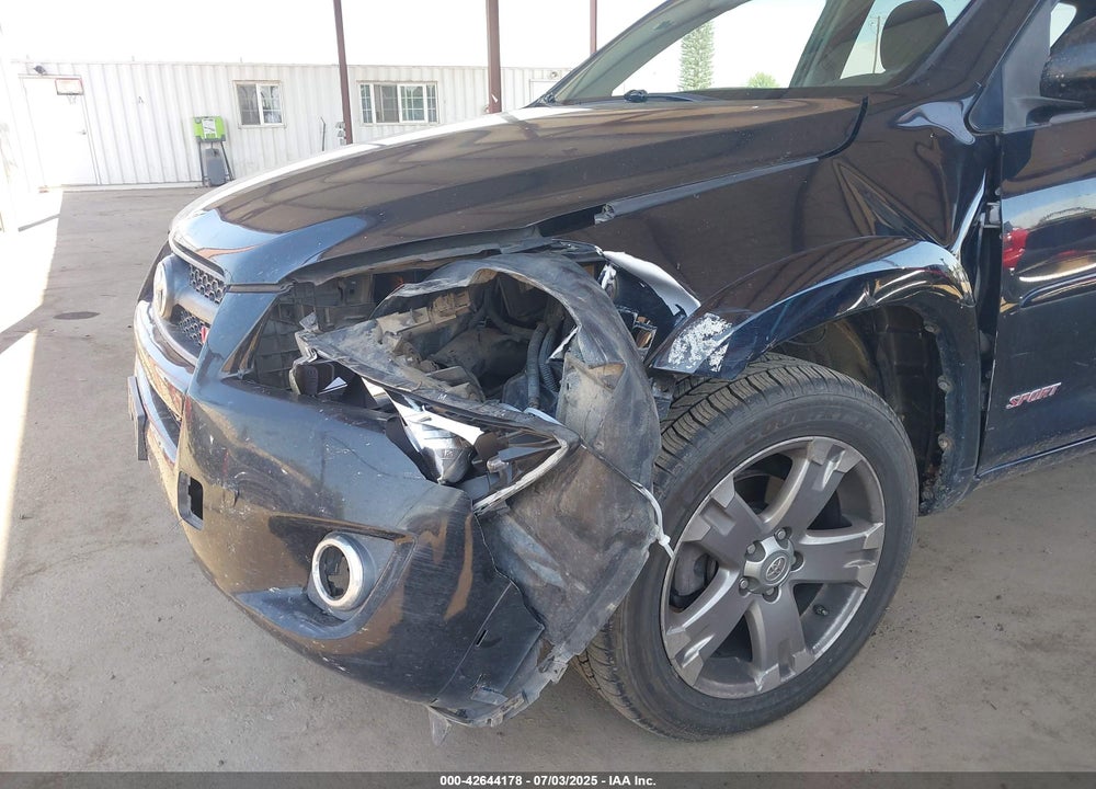 2009 TOYOTA RAV4 VIN: JTMBK32V795081561