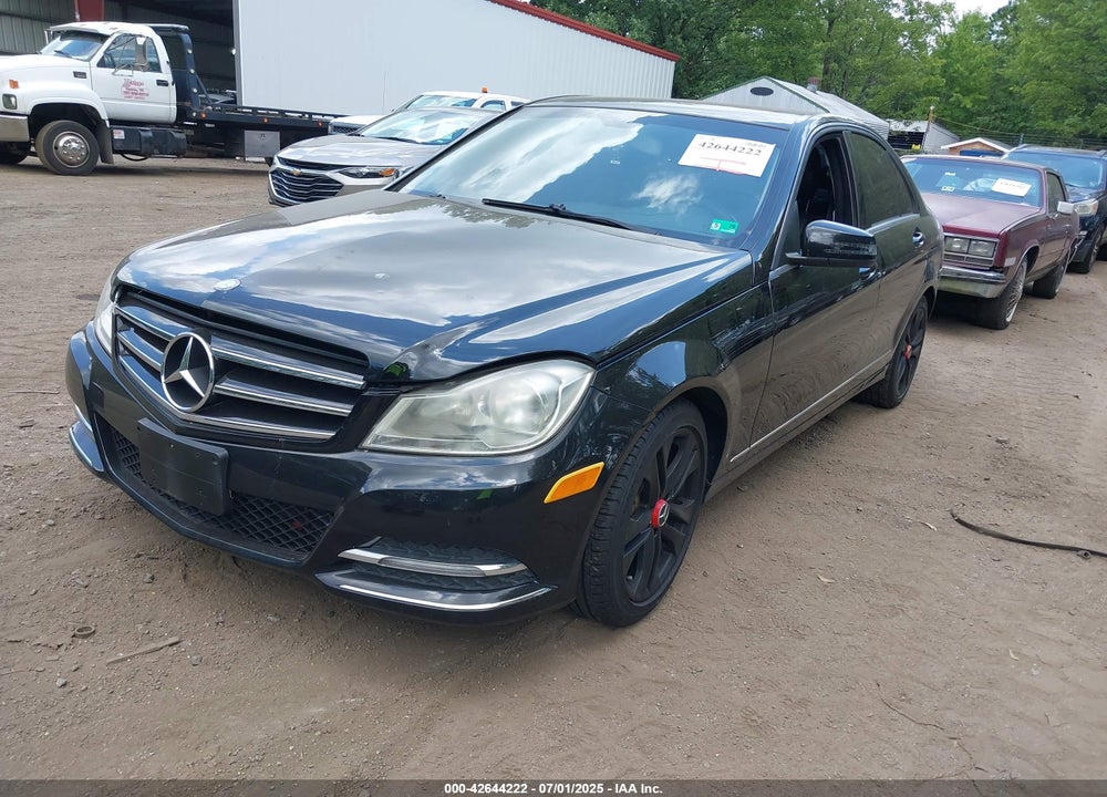 2012 MERCEDES-BENZ C CLASS VIN: WDDGF8BB7CA643833