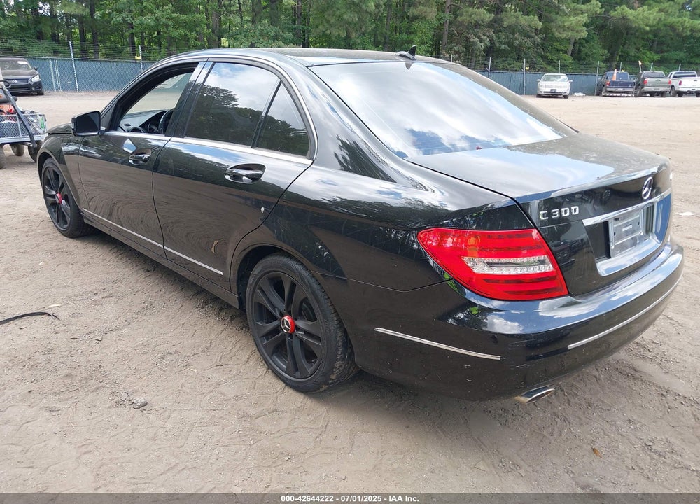 2012 MERCEDES-BENZ C CLASS VIN: WDDGF8BB7CA643833