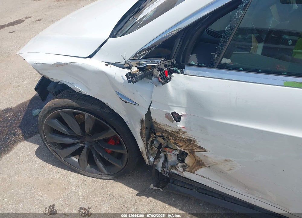 2019 TESLA MODEL X VIN: 5YJXCBE46KF187777