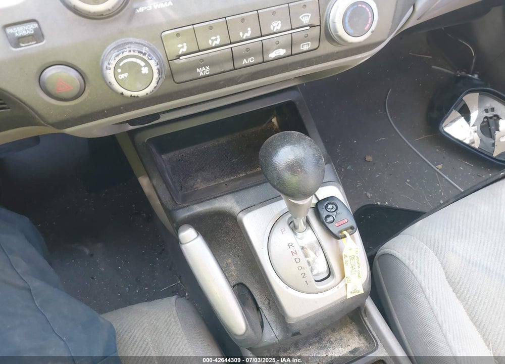 2011 HONDA CIVIC LX VIN: 2HGFA1F58BH541880
