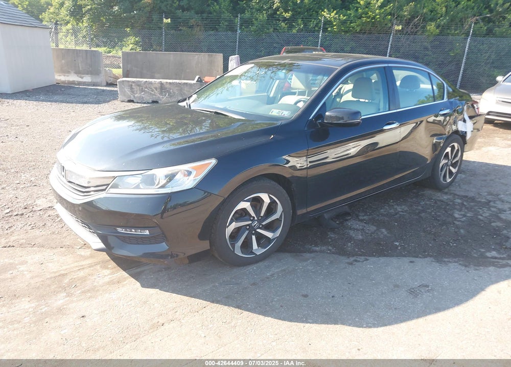 2017 HONDA ACCORD VIN: 1HGCR2F88HA084152