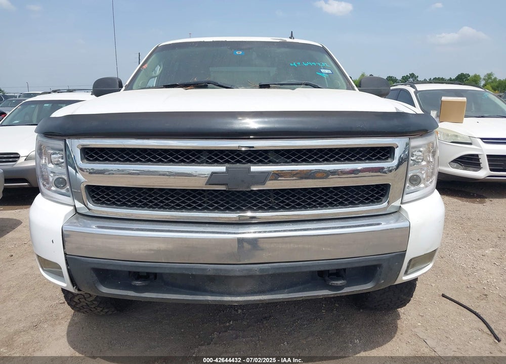 2011 CHEVROLET SILVERADO 1500 VIN: 3GCPKSE33BG216317