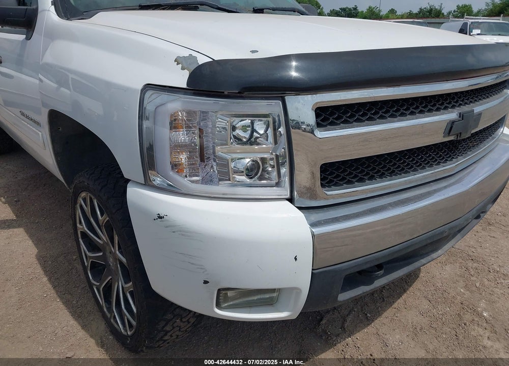 2011 CHEVROLET SILVERADO 1500 VIN: 3GCPKSE33BG216317