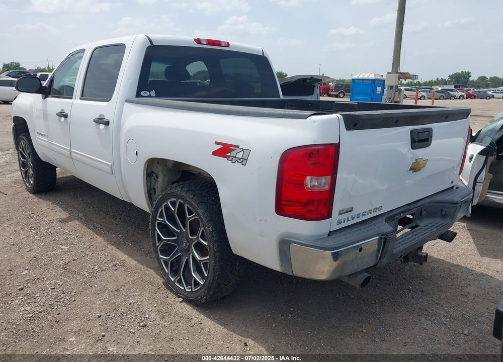 2011 CHEVROLET SILVERADO 1500 VIN: 3GCPKSE33BG216317