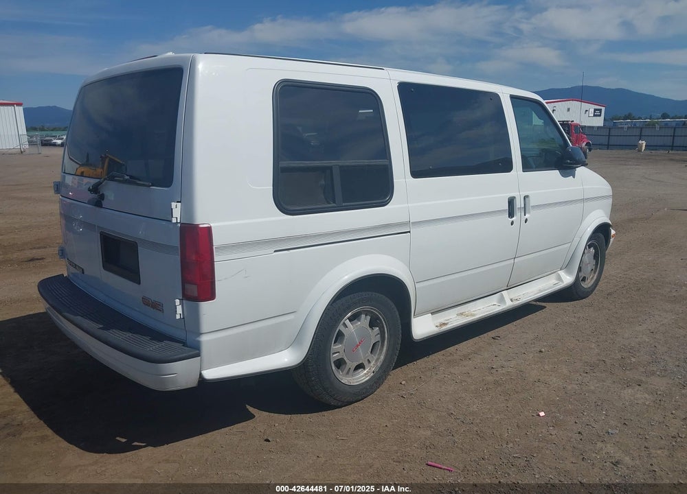 2004 GMC SAFARI XT VIN: 1GDEL19X64B507994