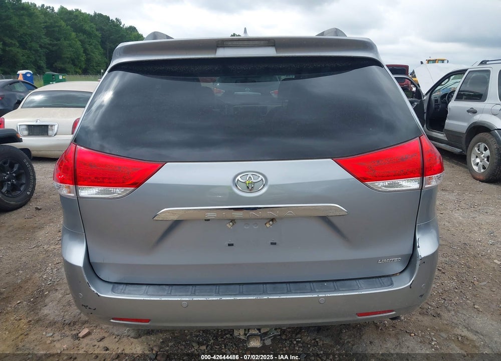 2011 TOYOTA SIENNA LIMITED V6 VIN: 5TDYK3DC2BS166913