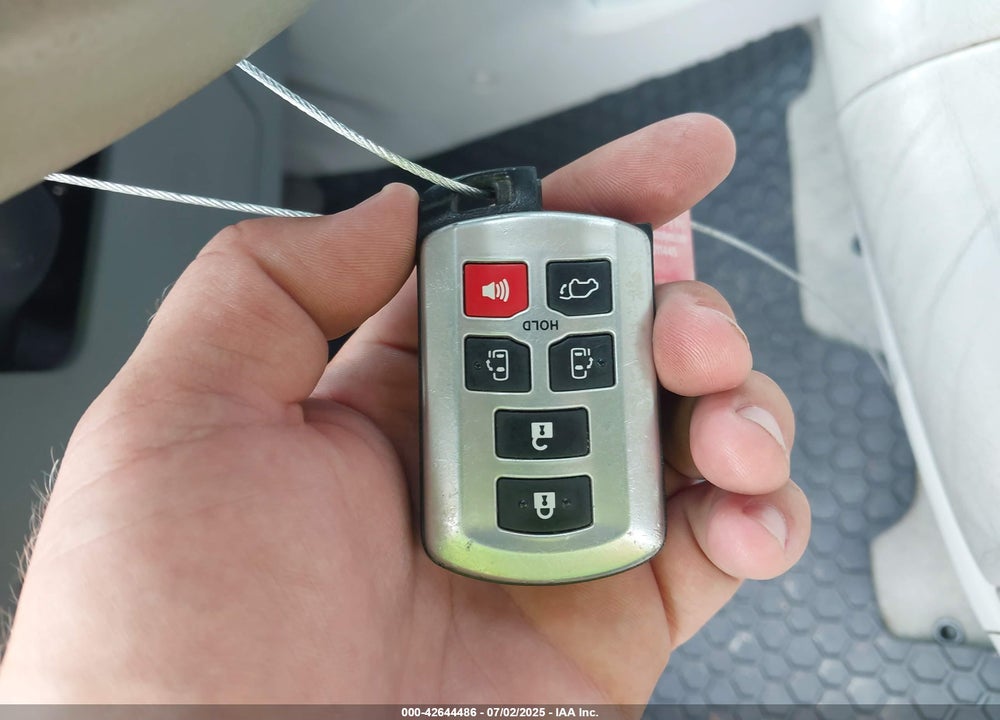 2011 TOYOTA SIENNA LIMITED V6 VIN: 5TDYK3DC2BS166913