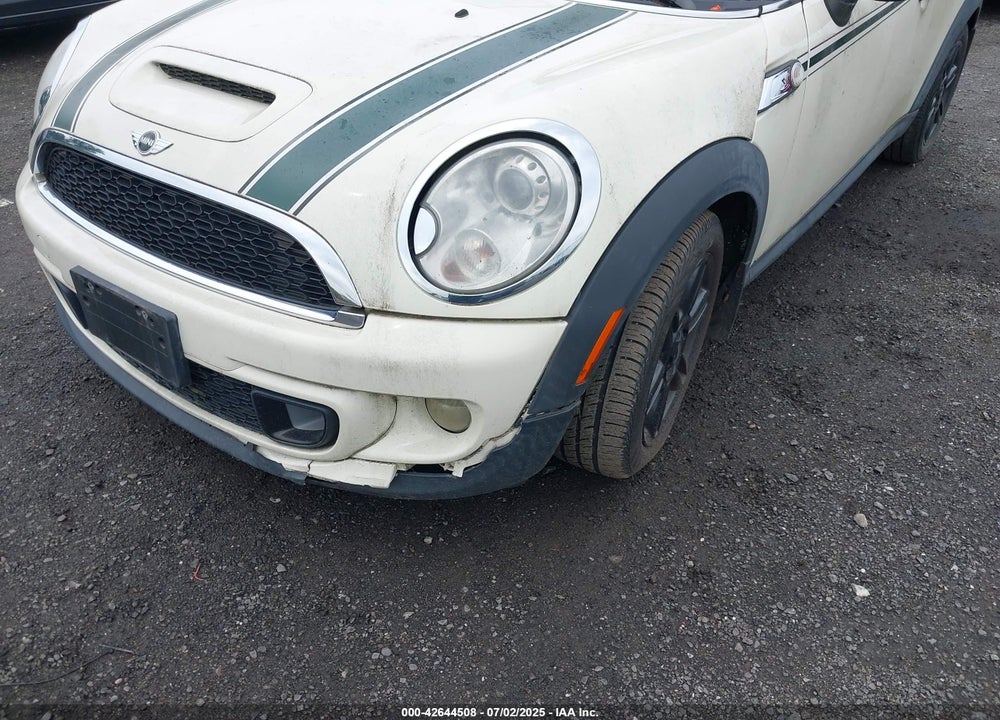 2013 MINI COOPER VIN: WMWZG3C55DTY32706