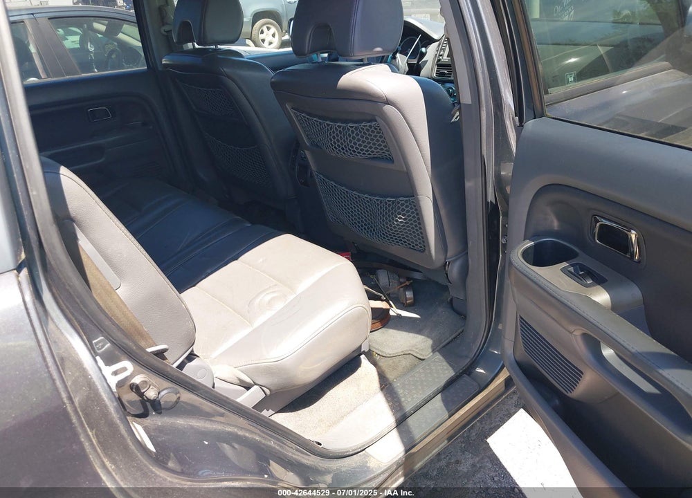2006 HONDA PILOT VIN: 2HKYF18756H541839