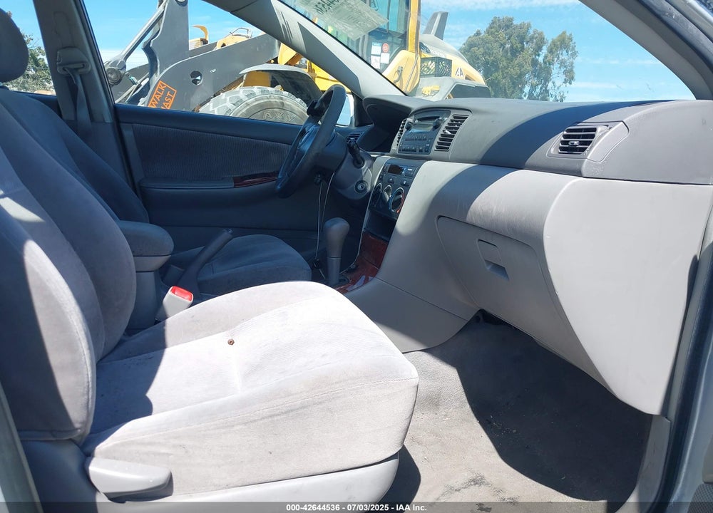 2005 TOYOTA COROLLA LE VIN: JTDBR32E052049929