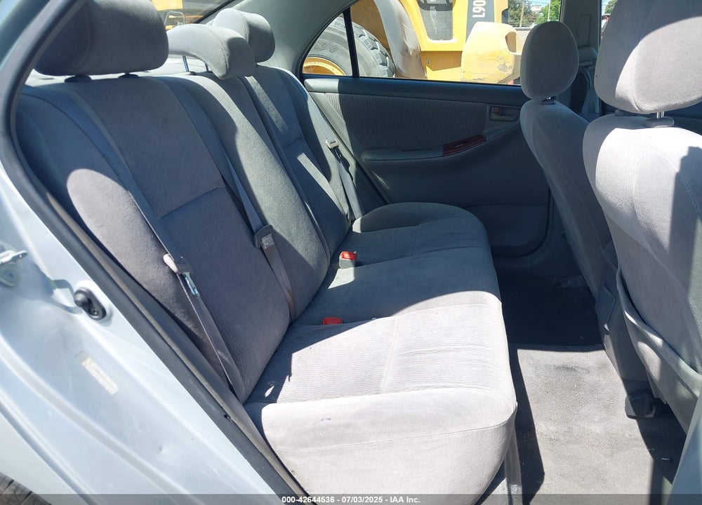 2005 TOYOTA COROLLA LE VIN: JTDBR32E052049929