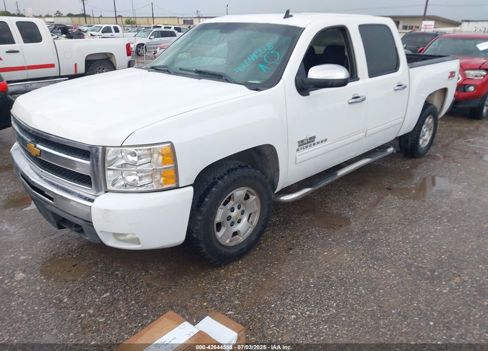 2011 CHEVROLET SILVERADO 1500 VIN: 3GCPKSE33BG187207